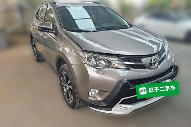 Used Toyota RAV4 2015 2.5L Automatic 4x4 Elite Edition Front Right 45 Deg