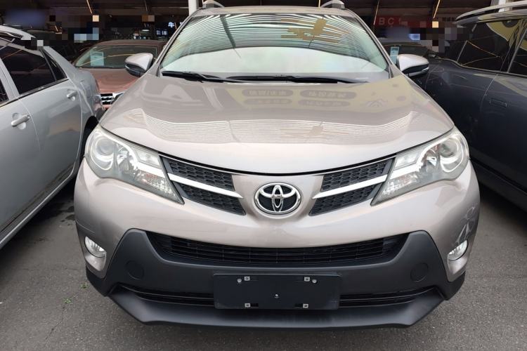 Used Toyota RAV4 2015 2.0L CVT Two-Wheel Drive Fashion Edition Front