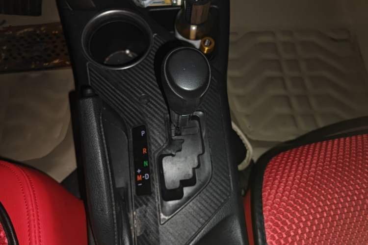 Used Toyota RAV4 2015 2.0L CVT Two-Wheel Drive Fashion Edition Gear Lever