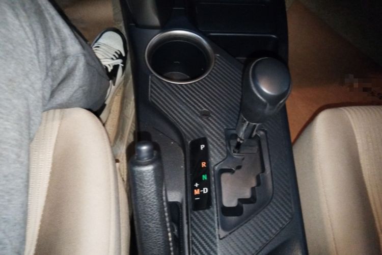 Used Toyota RAV4 2015 2.0L CVT Two-Wheel Drive Fashion Edition Gear Lever