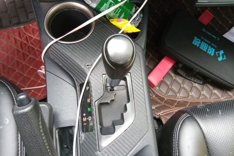 Used Toyota RAV4 2015 2.0L CVT Two-Wheel Drive Fashion Edition Gear Lever