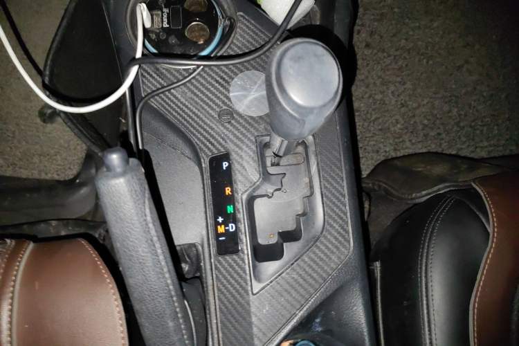 Used Toyota RAV4 2015 2.0L CVT Two-Wheel Drive Fashion Edition Gear Lever