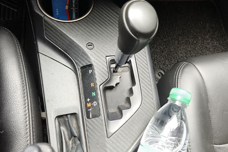 Used Toyota RAV4 2015 2.0L CVT Two-Wheel Drive Fashion Edition Gear Lever