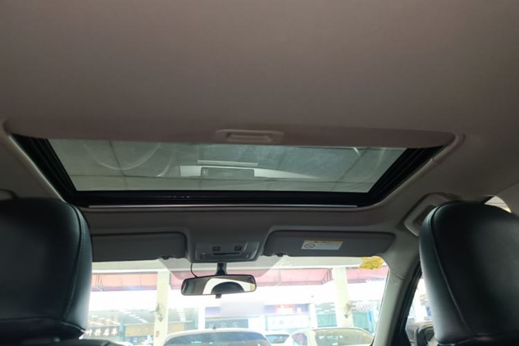 Used Toyota RAV4 2015 2.0L CVT Two-Wheel Drive Fashion Edition Headliner