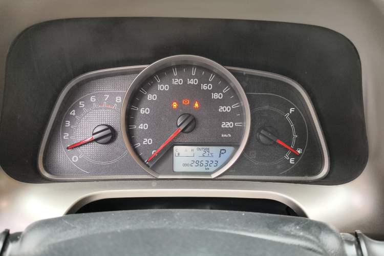 Used Toyota RAV4 2015 2.0L CVT Two-Wheel Drive Fashion Edition Instrument Cluster
