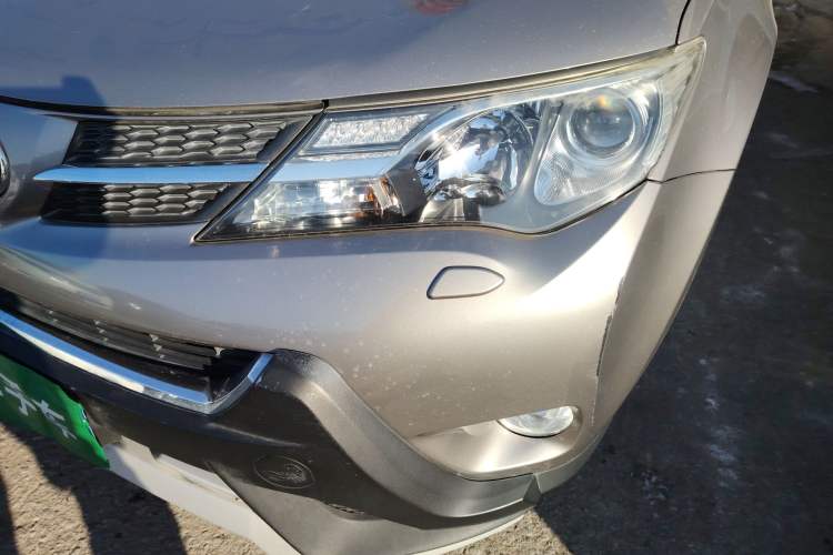 Used Toyota RAV4 2015 2.5L Automatic 4x4 Elite Edition Left Front Headlight