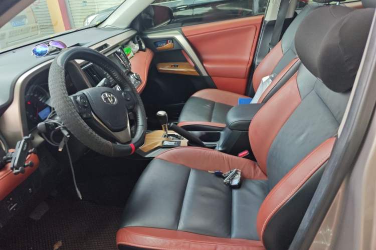 Used Toyota RAV4 2015 2.5L Automatic 4x4 Elite Edition Left Front Seat