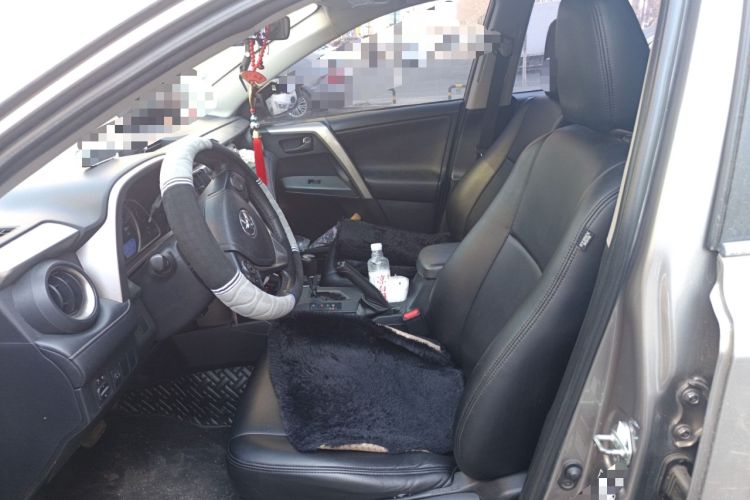 Used Toyota RAV4 2015 2.0L CVT Two-Wheel Drive Fashion Edition Left Front Seat