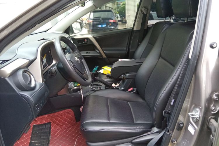 Used Toyota RAV4 2015 2.0L CVT Two-Wheel Drive Fashion Edition Left Front Seat