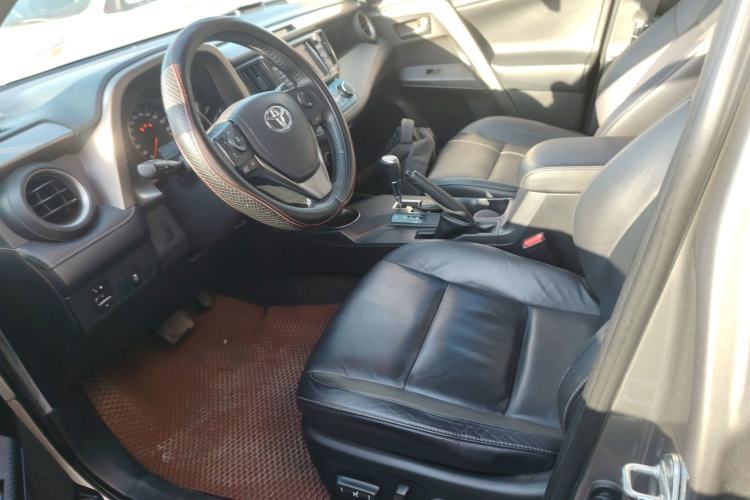 Used Toyota RAV4 2015 2.5L Automatic 4x4 Elite Edition Left Front Seat