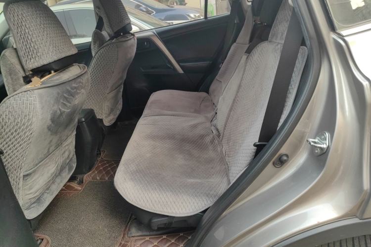 Used Toyota RAV4 2015 2.0L CVT Two-Wheel Drive Fashion Edition Left Rear Seat