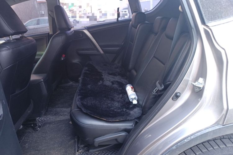 Used Toyota RAV4 2015 2.0L CVT Two-Wheel Drive Fashion Edition Left Rear Seat