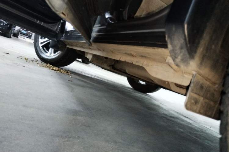 Used Toyota RAV4 2015 2.0L CVT Two-Wheel Drive Fashion Edition Left Side Sill