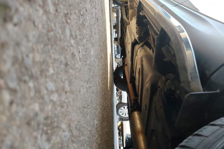 Used Toyota RAV4 2015 2.5L Automatic 4x4 Elite Edition Left Side Sill