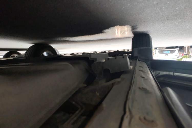 Used Toyota RAV4 2015 2.0L CVT Two-Wheel Drive Fashion Edition Left Side Sill