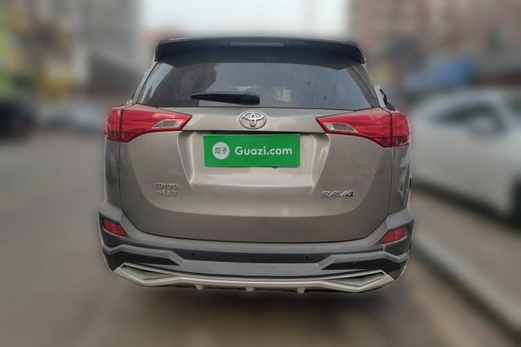 Used Toyota RAV4 2015 2.0L CVT Two-Wheel Drive Fashion Edition Rear