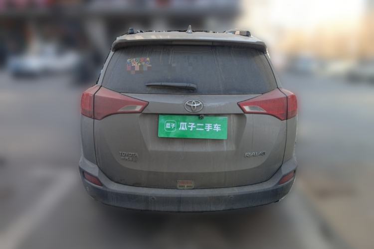 Used Toyota RAV4 2015 2.0L CVT Two-Wheel Drive Fashion Edition Rear