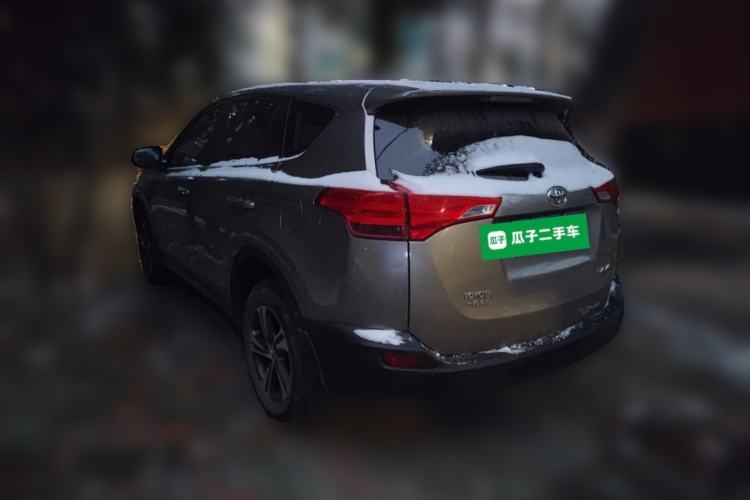 Used Toyota RAV4 2015 2.0L CVT Two-Wheel Drive Fashion Edition Rear Left 45 Deg