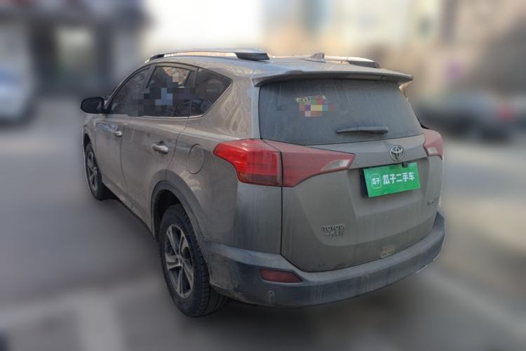 Used Toyota RAV4 2015 2.0L CVT Two-Wheel Drive Fashion Edition Rear Left 45 Deg