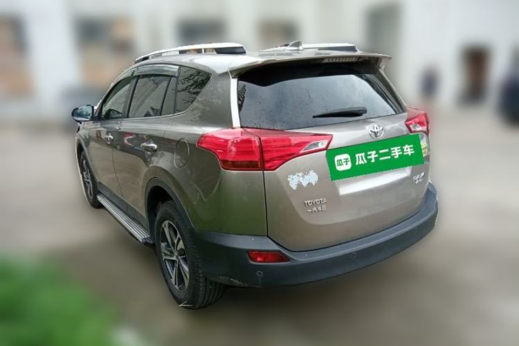 Used Toyota RAV4 2015 2.0L CVT Two-Wheel Drive Fashion Edition Rear Left 45 Deg