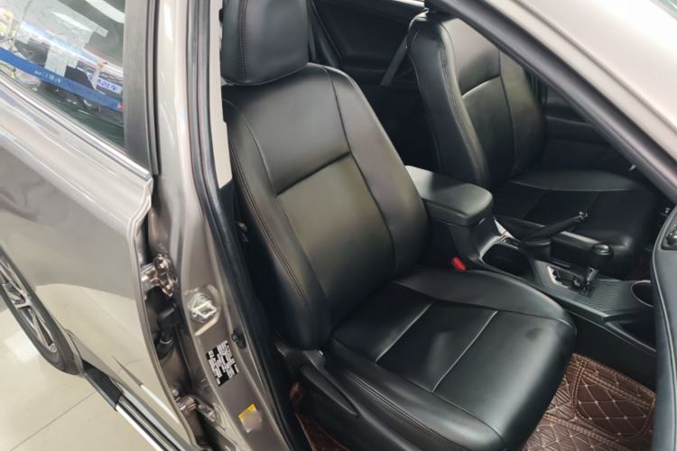 Used Toyota RAV4 2015 2.0L CVT Two-Wheel Drive Fashion Edition Right Front Seat