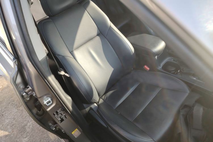 Used Toyota RAV4 2015 2.5L Automatic 4x4 Elite Edition Right Front Seat