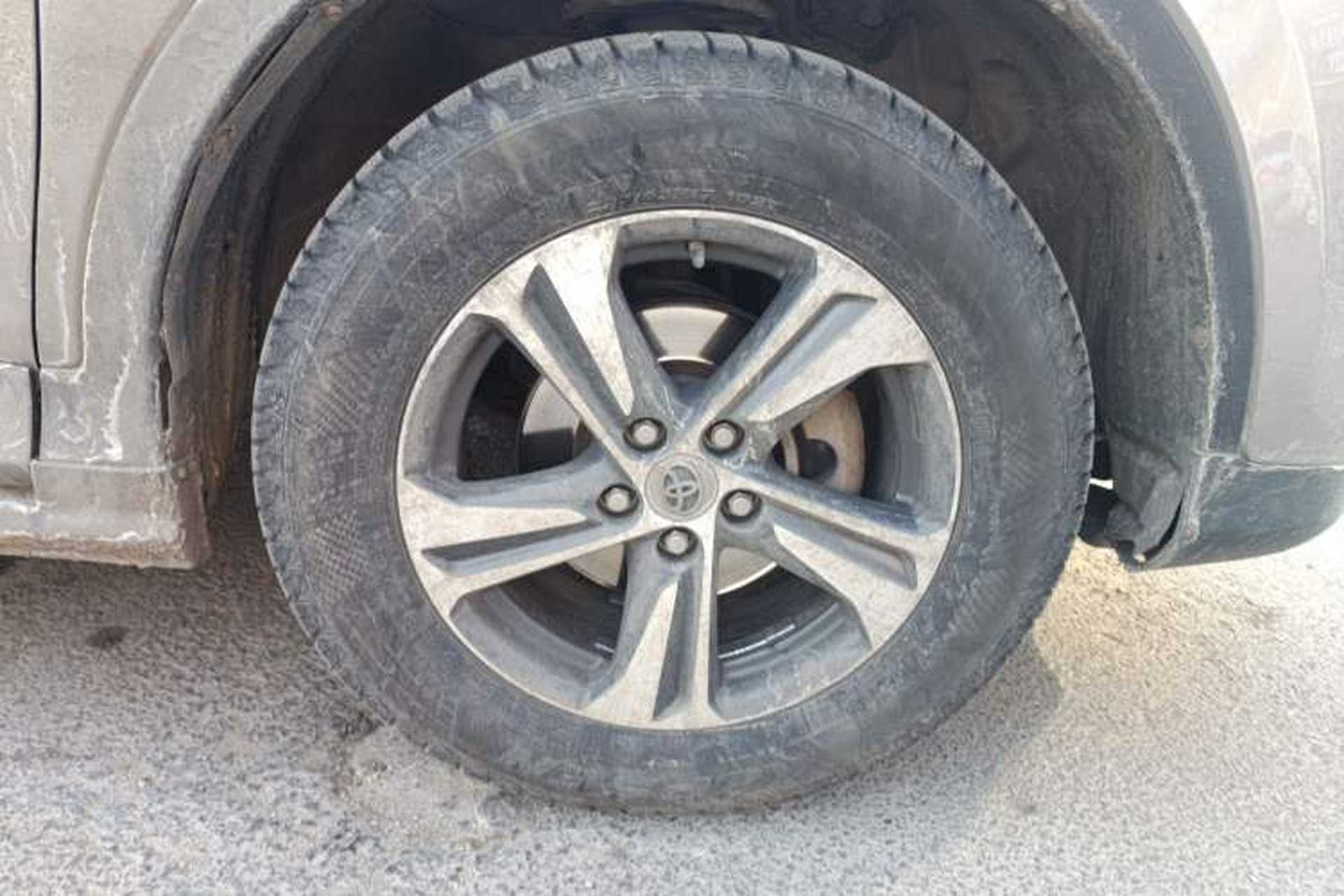 Used Toyota RAV4 2015 2.0L CVT Two-Wheel Drive Fashion Edition Right Front Wheel Hub