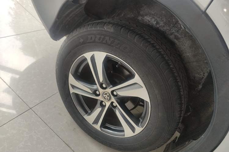 Used Toyota RAV4 2015 2.0L CVT Two-Wheel Drive Fashion Edition Right Rear Wheel Hub