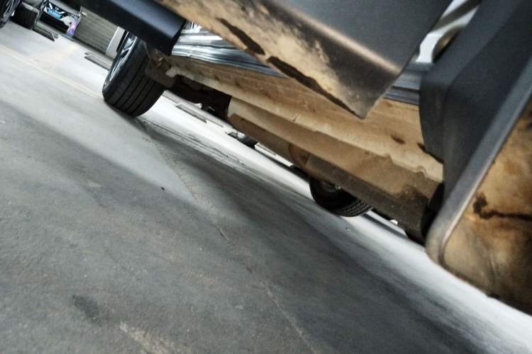 Used Toyota RAV4 2015 2.0L CVT Two-Wheel Drive Fashion Edition Right Side Sill