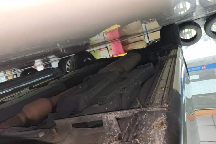 Used Toyota RAV4 2015 2.0L CVT Two-Wheel Drive Fashion Edition Right Side Sill