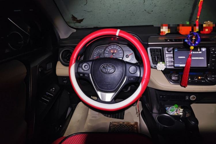 Used Toyota RAV4 2015 2.0L CVT Two-Wheel Drive Fashion Edition Steering Wheel