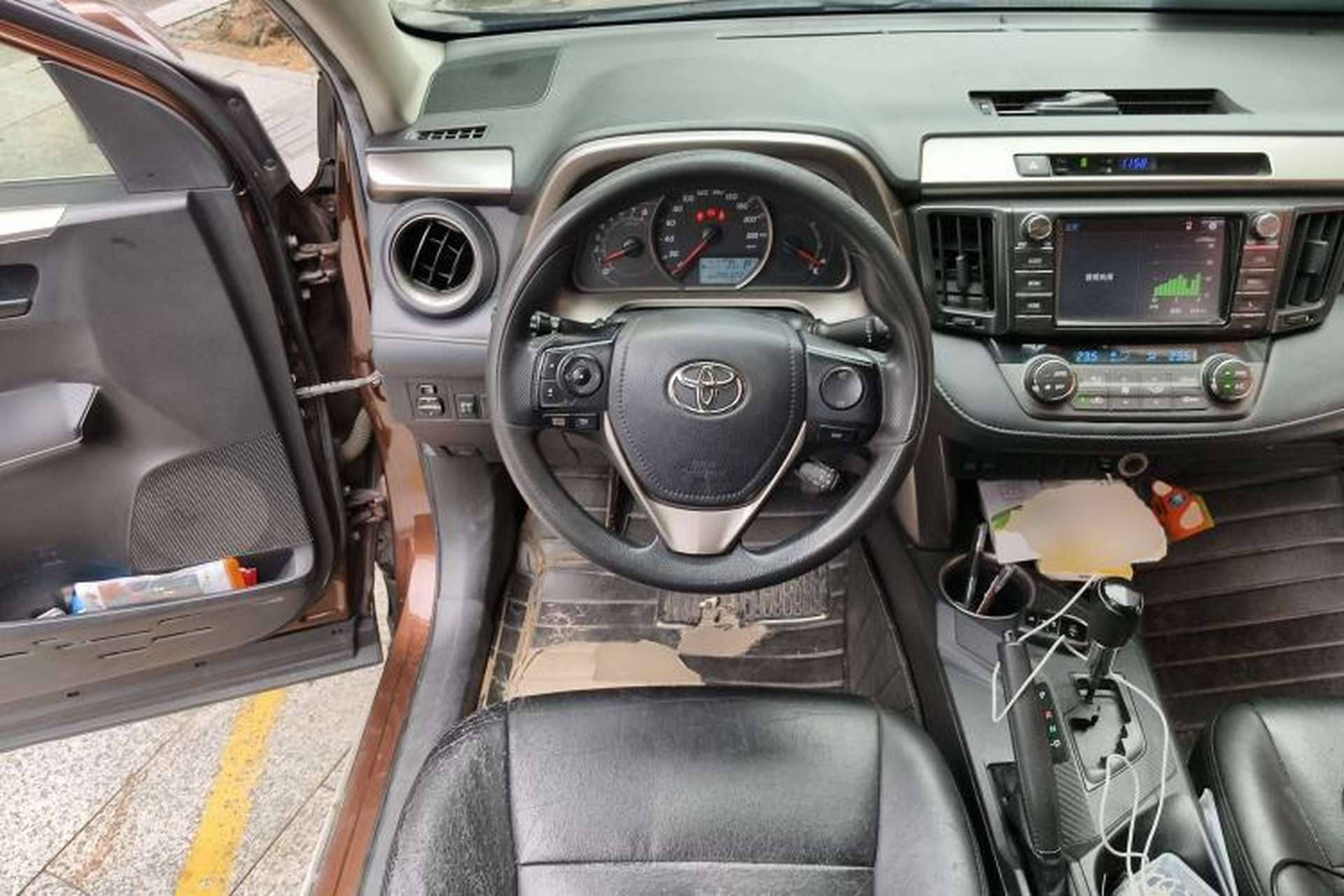 Used Toyota RAV4 2015 2.0L CVT Two-Wheel Drive Fashion Edition Steering Wheel