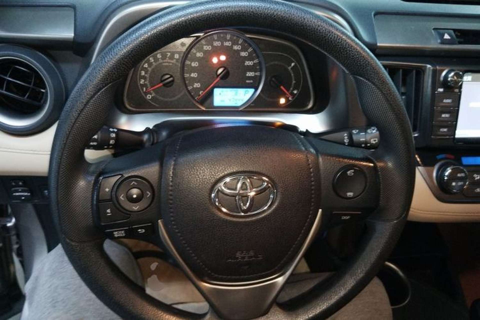 Used Toyota RAV4 2015 2.0L CVT Two-Wheel Drive Fashion Edition Steering Wheel