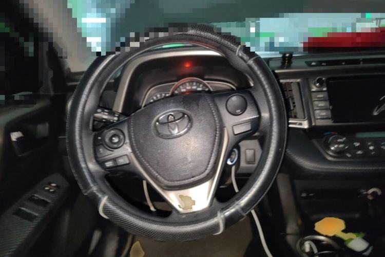 Used Toyota RAV4 2015 2.0L CVT Two-Wheel Drive Fashion Edition Steering Wheel