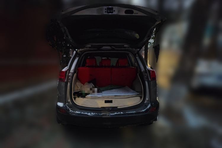 Used Toyota RAV4 2015 2.0L CVT Two-Wheel Drive Fashion Edition Trunk