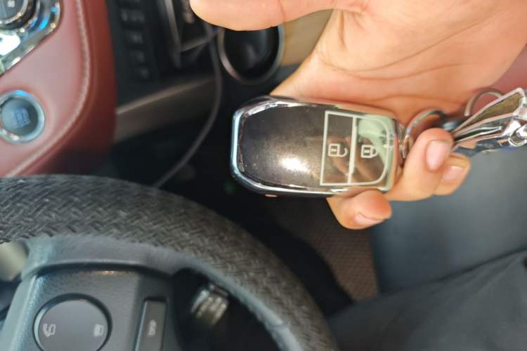 Used Toyota RAV4 2015 2.5L Automatic 4x4 Elite Edition Vehicle Key