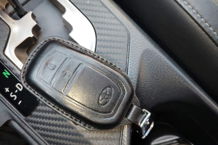 Used Toyota RAV4 2015 2.5L Automatic 4x4 Elite Edition Vehicle Key
