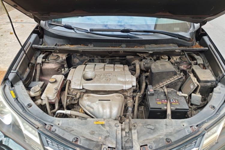 Used Toyota RAV4 2015 2.5L Automatic 4x4 Elite Edition Engine Bay