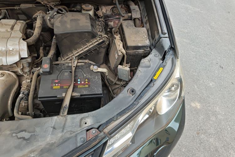 Used Toyota RAV4 2015 2.5L Automatic 4x4 Elite Edition Engine Bay Left