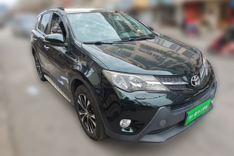 Used Toyota RAV4 2015 2.5L Automatic 4x4 Elite Edition Front Right 45 Deg