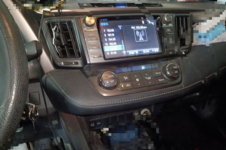 Used Toyota RAV4 2015 2.0L CVT Two-Wheel Drive Fashion Edition Audio And AC Panel