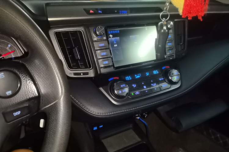 Used Toyota RAV4 2015 2.0L CVT Two-Wheel Drive Fashion Edition Audio And AC Panel