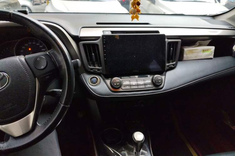 Used Toyota RAV4 2015 2.5L Automatic 4x4 Elite Edition Audio And AC Panel