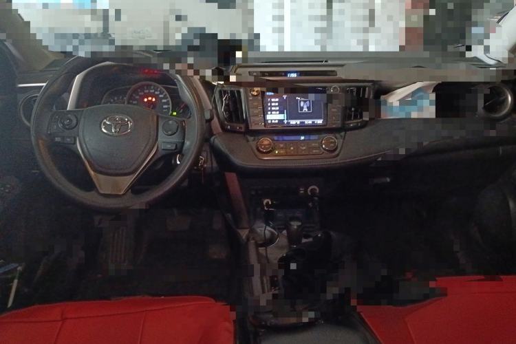 Used Toyota RAV4 2015 2.0L CVT Two-Wheel Drive Fashion Edition Center Console