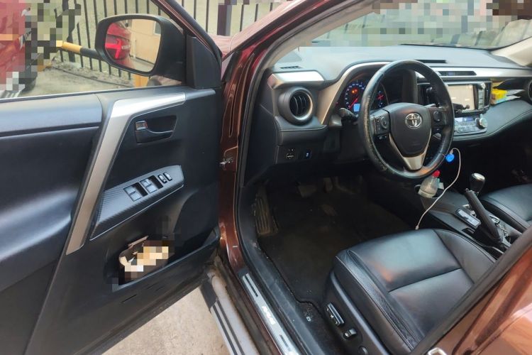 Used Toyota RAV4 2015 2.5L Automatic 4x4 Elite Edition Driver Seat