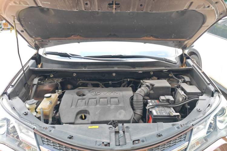 Used Toyota RAV4 2015 2.0L CVT Two-Wheel Drive Urban Edition Engine Bay