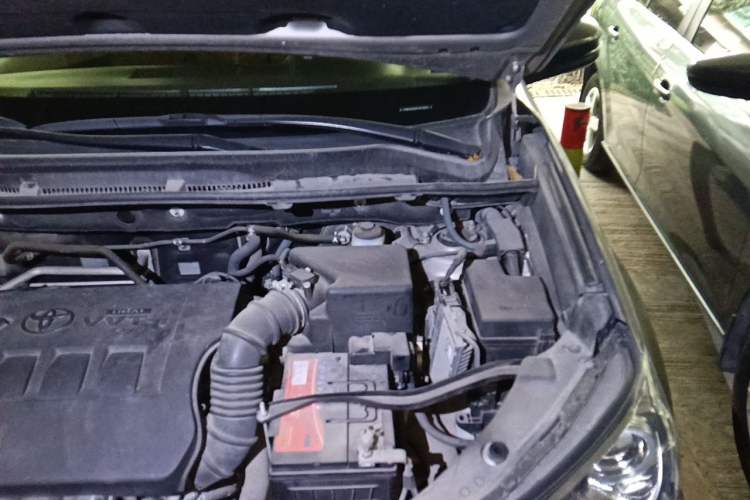 Used Toyota RAV4 2015 2.0L CVT Two-Wheel Drive Fashion Edition Engine Bay Left