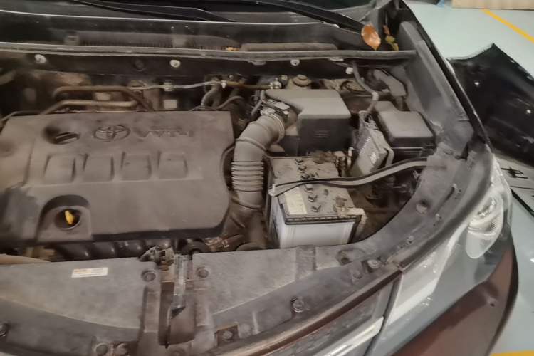 Used Toyota RAV4 2015 2.0L CVT Two-Wheel Drive Fashion Edition Engine Bay Left