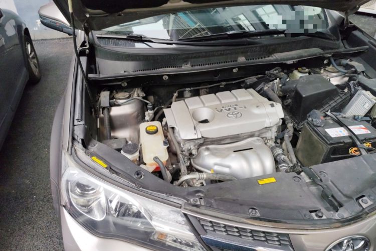 Used Toyota RAV4 2015 2.5L Automatic 4x4 Elite Edition Engine Bay Right
