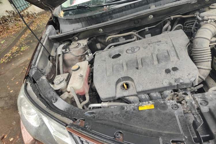 Used Toyota RAV4 2015 2.0L CVT Two-Wheel Drive Fashion Edition Engine Bay Right